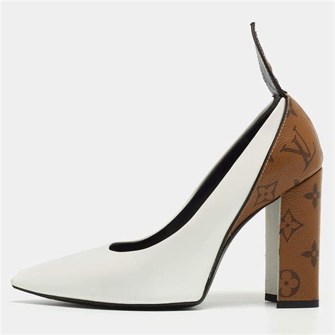 louis vuitton rodeo queen pump white